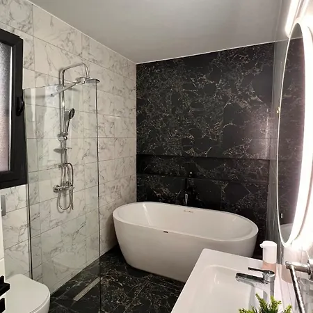 Spacious 3br With Terrace&pool In Yeniboğaziçi, Famagusta Villa Vrysoules